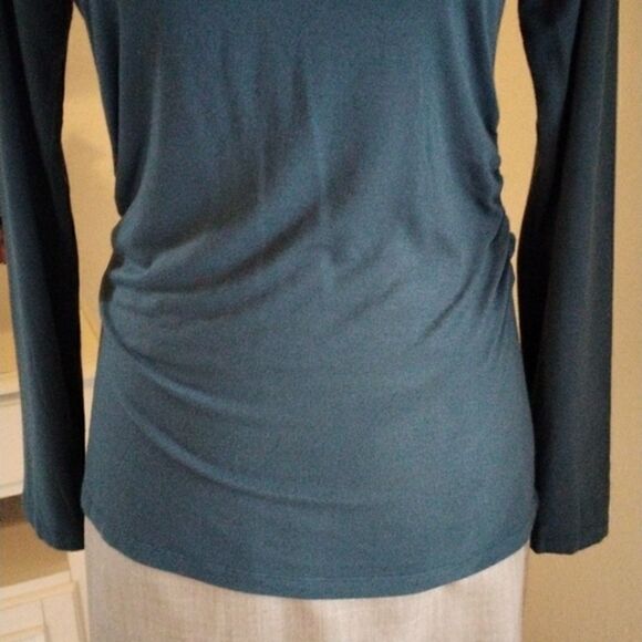 Per Se Turtleneck Top - Picture 3 of 8